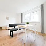Tolstov - Monteurwohnungen Mit 3 Zimmern , Balkon Und Parkplatz Apartamento *