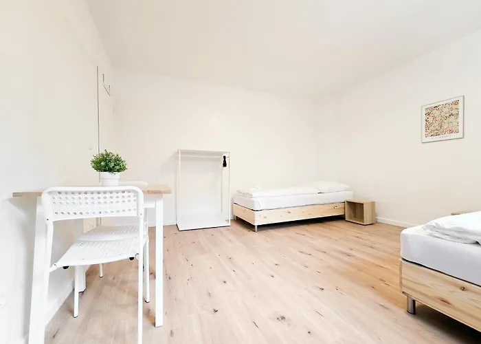 Tolstov - Monteurwohnungen Mit 3 Zimmern , Balkon Und Parkplatz Lejlighed