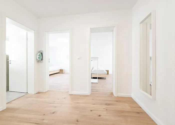 Tolstov - Monteurwohnungen Mit 3 Zimmern , Balkon Und Parkplatz Lejlighed *